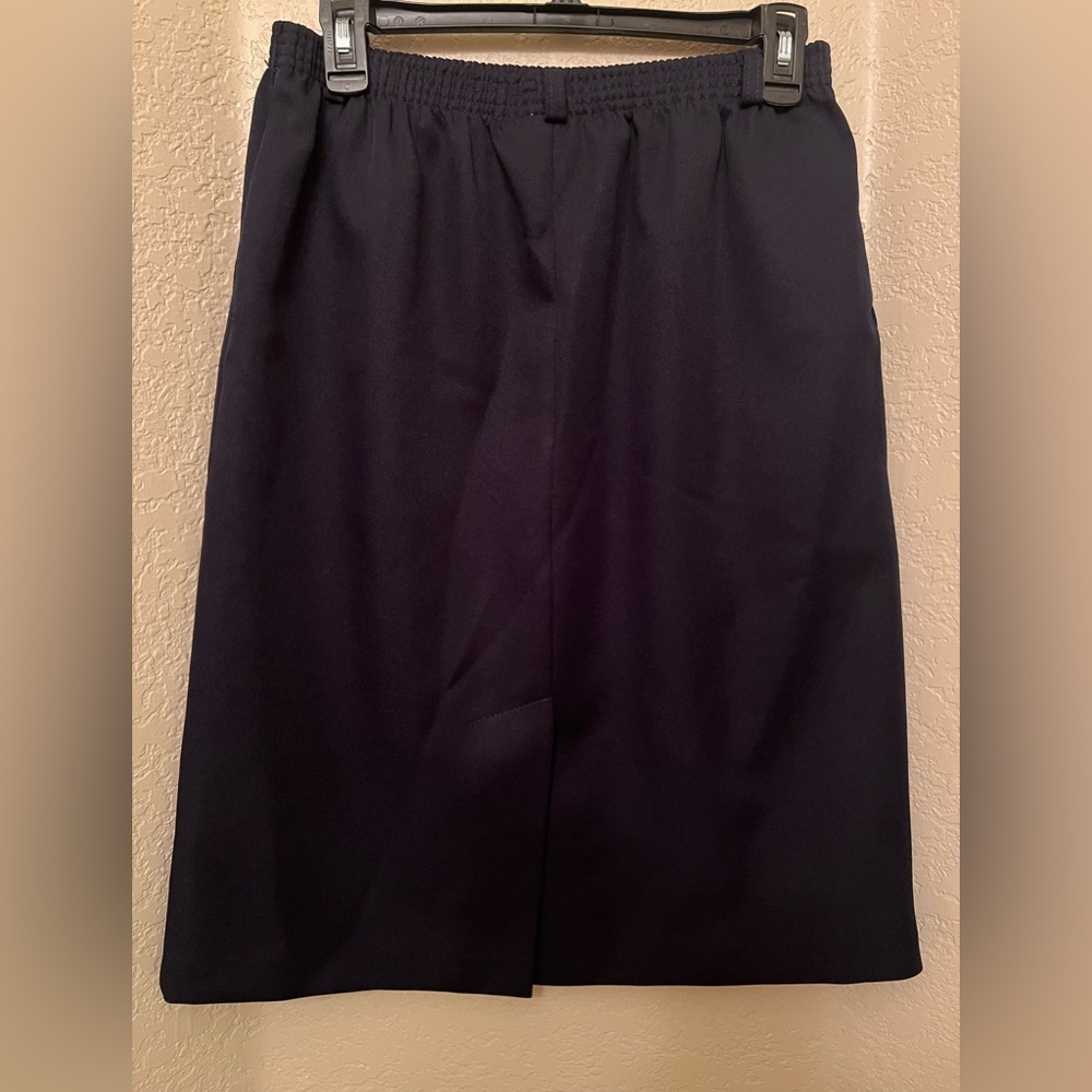 Briggs Preloved Classic Black A-Line Skirt Size 10Petite - Picture 4 of 6